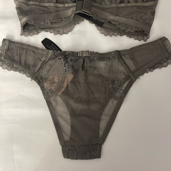 Victoria’s Secret designer collection bra & panty 32C - Picture 11 of 16